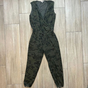 Sundry Camo Utility Jumpsuit Womens Size 0 XS Tie Waist Sleeveless Romper Green